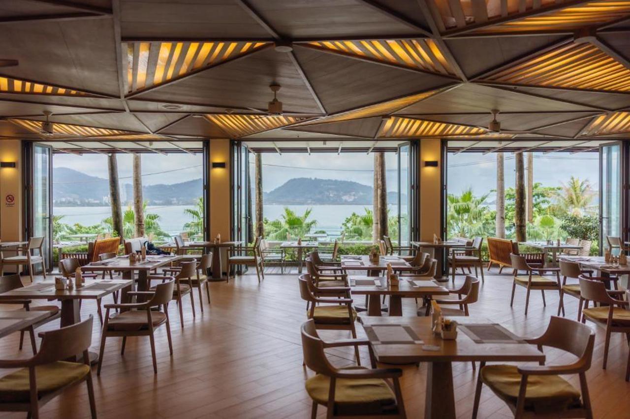 Oceanfront Beach Resort - Sha Extra Plus Patong Exterior foto The Deck