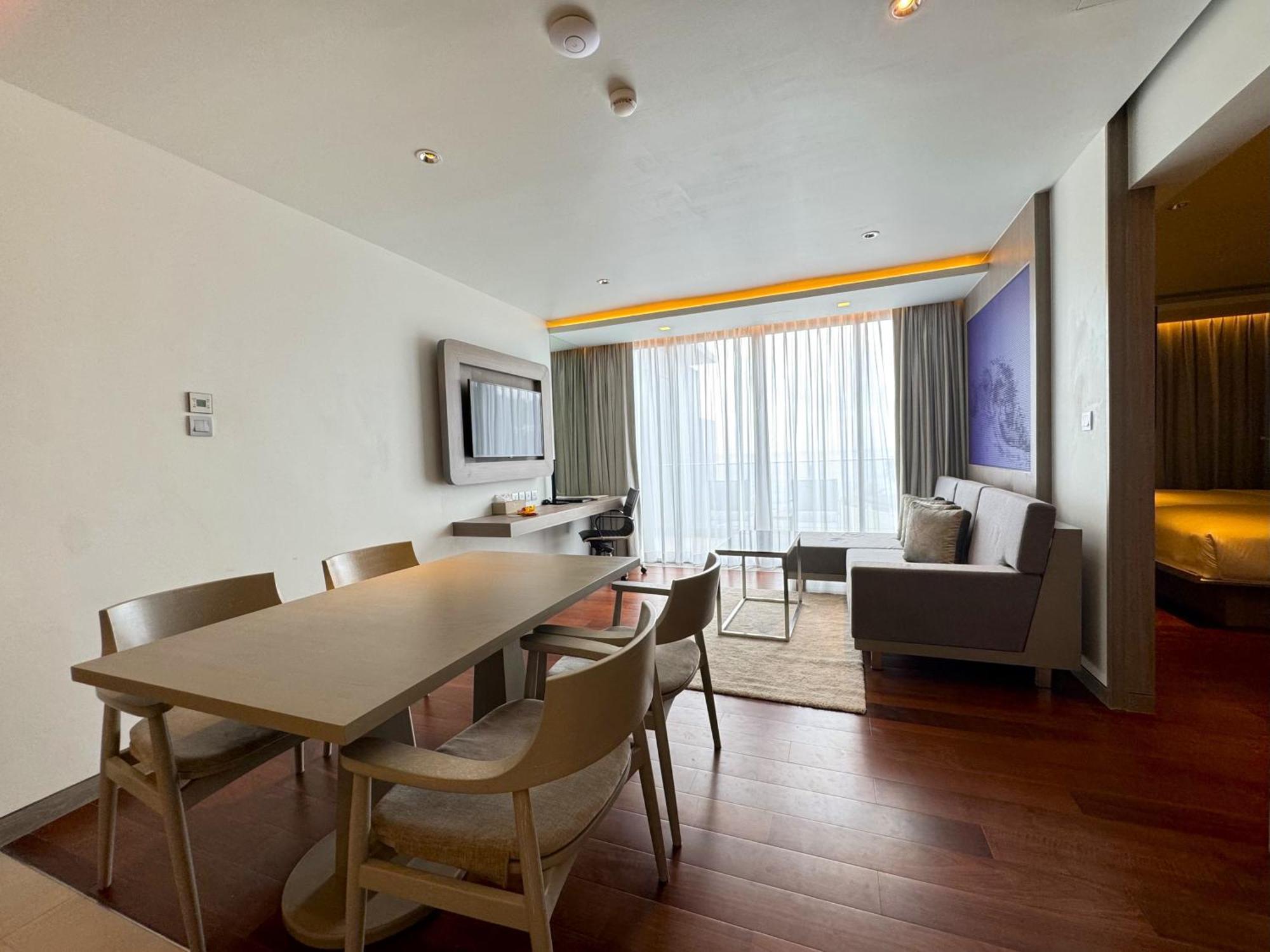 Oceanfront Beach Resort - Sha Extra Plus Patong Quarto foto A suite at the hotel