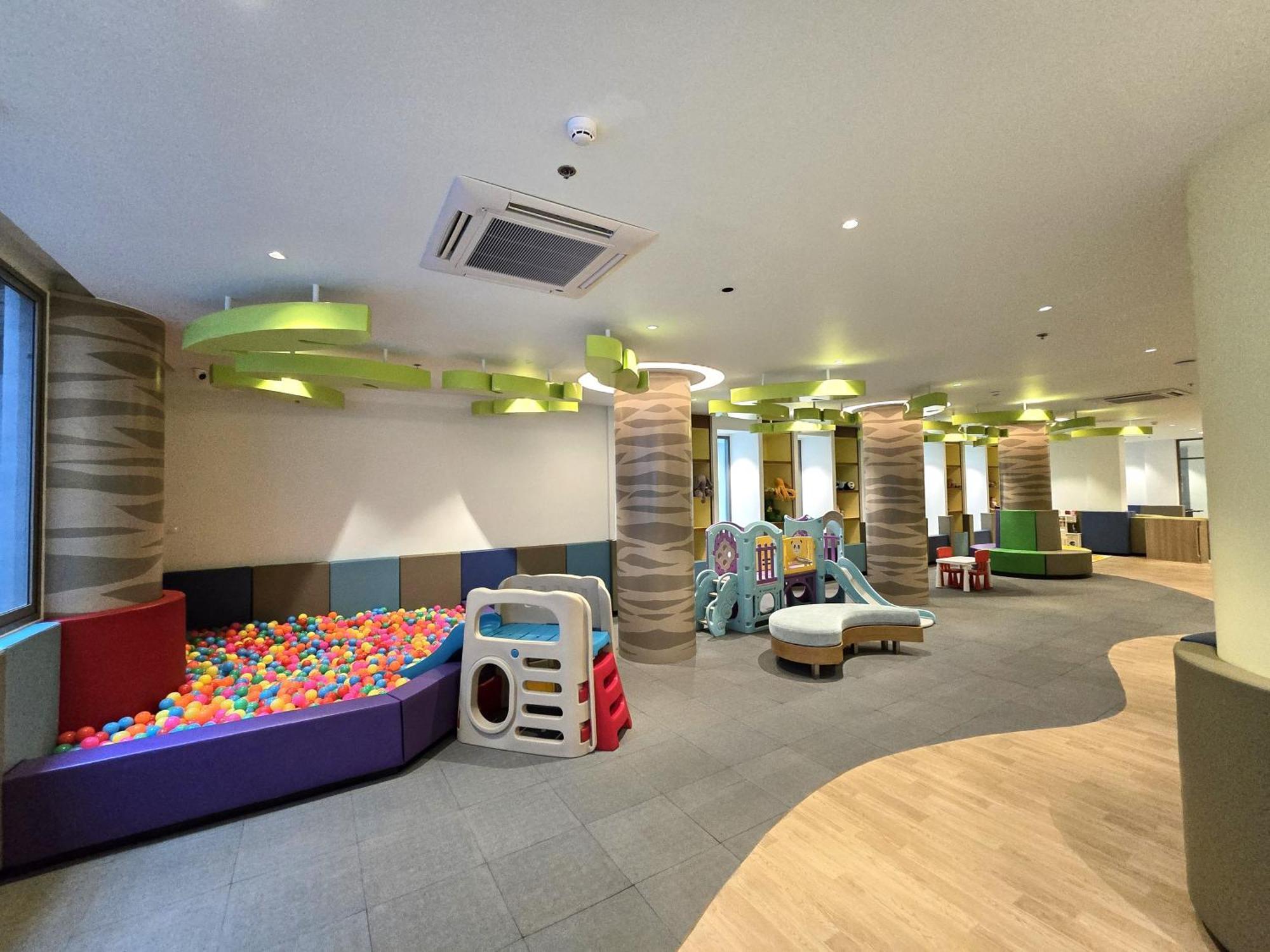 Oceanfront Beach Resort - Sha Extra Plus Patong Exterior foto The Children's Hospital at the Royal Marsden