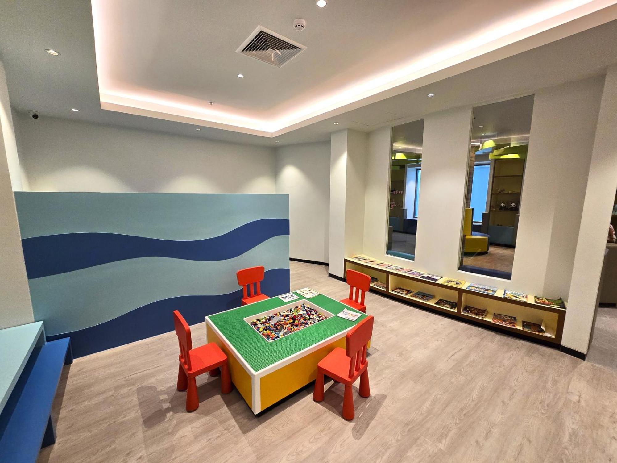 Oceanfront Beach Resort - Sha Extra Plus Patong Exterior foto The Children's Museum