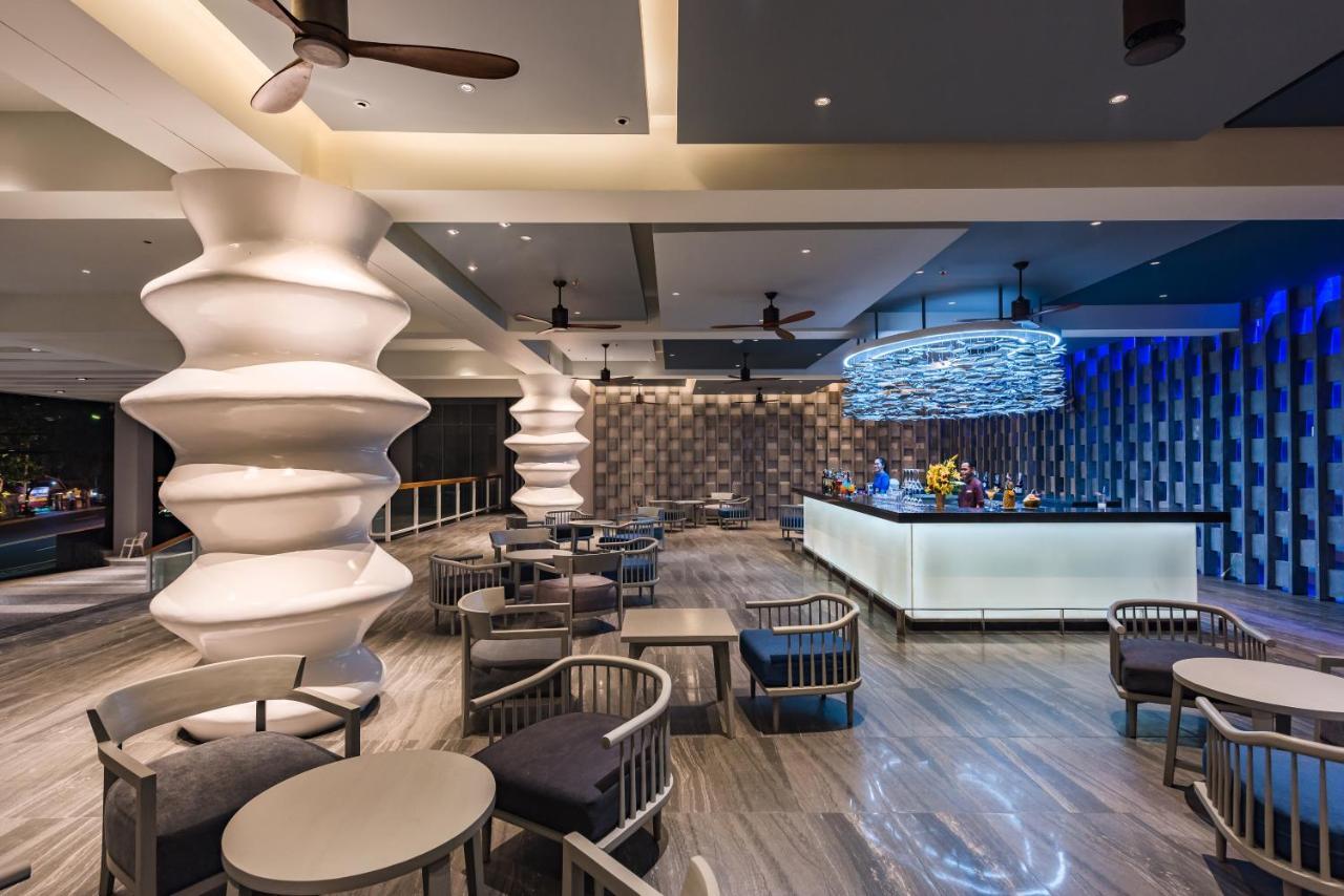 Oceanfront Beach Resort - Sha Extra Plus Patong Exterior foto The lounge at the airport